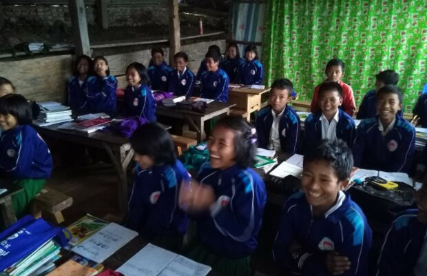 Kids in the classroom in Calthawng