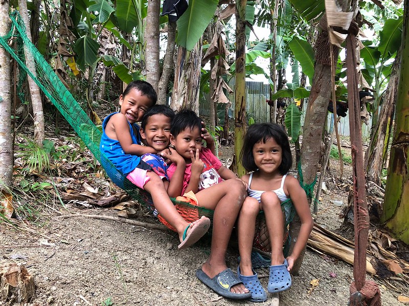 kids in Cebu